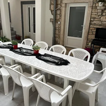 Beautiful Alisa - Center Of The Old Town Apartment