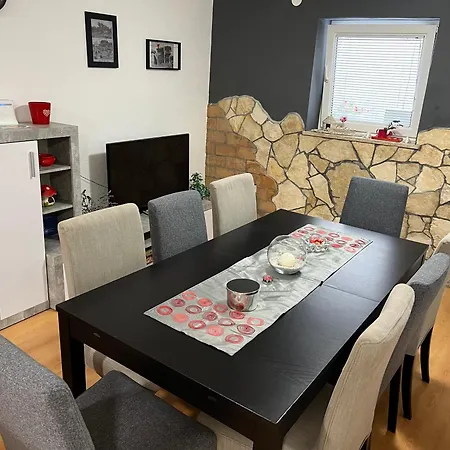 Beautiful Alisa - Center Of The Old Town Apartment