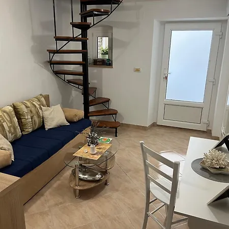 Apartment Beautiful Alisa - Center Of The Old Town