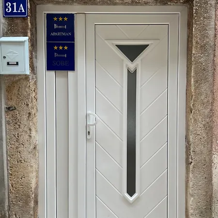 Beautiful Alisa - Center Of The Old Town Apartment