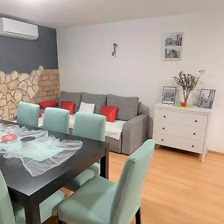 Apartment Beautiful Alisa - Center Of The Old Town