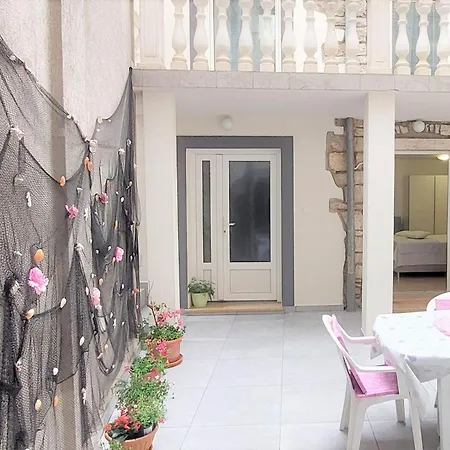 Beautiful Alisa - Center Of The Old Town Apartment *